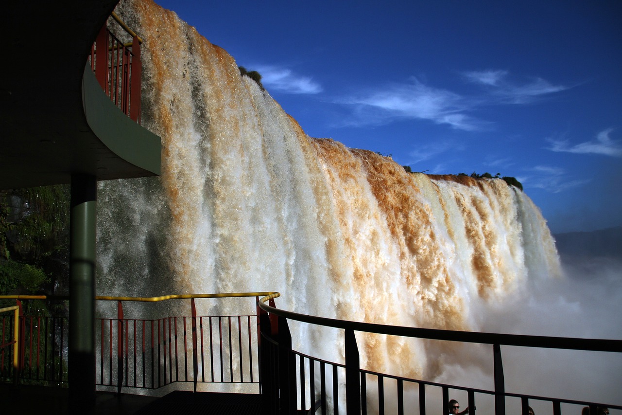 Cataratas del Iguazú reabre el circuito Garganta del Diablo